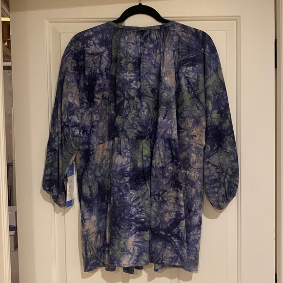 🔥 NWT CAbi Tie Dye Woodstock Top Spring 2020 Size Medium - Picture 2 of 9